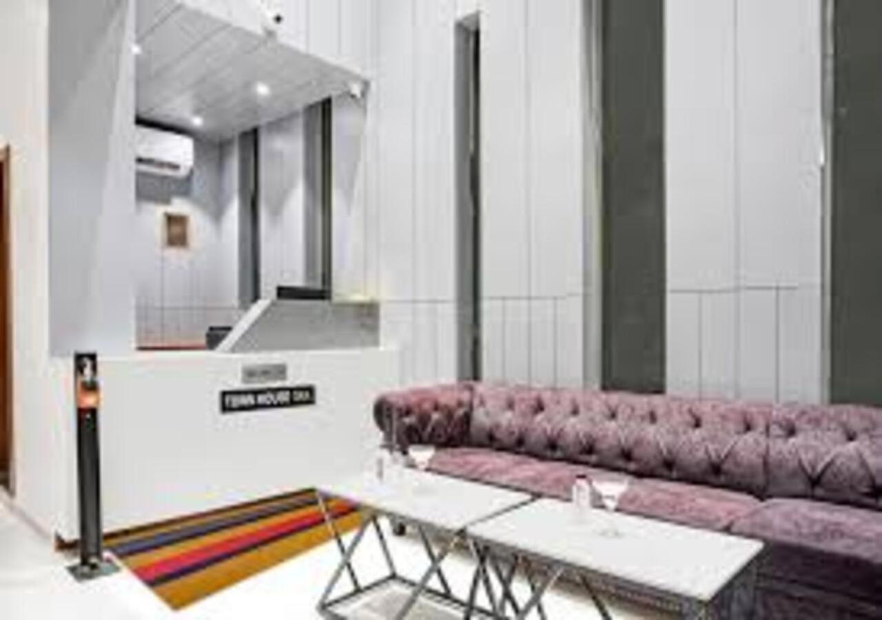 L P Regency Pune Exterior foto