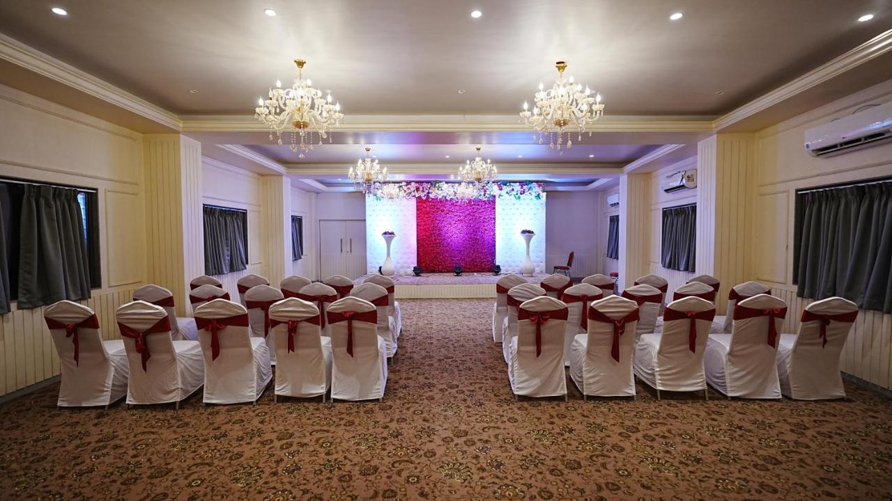 L P Regency Pune Exterior foto