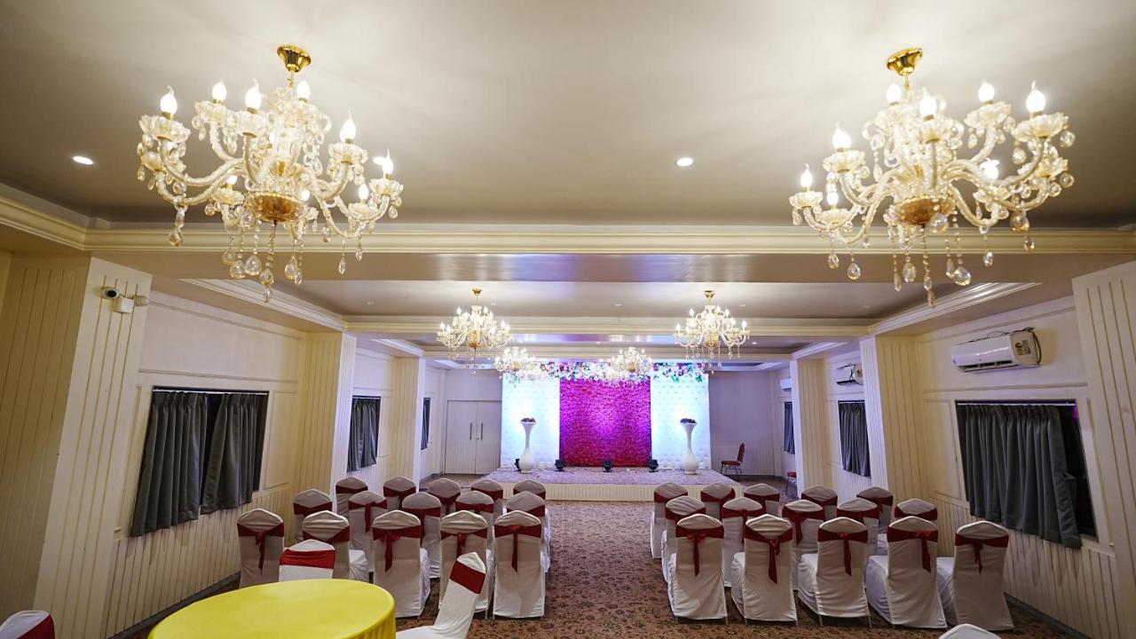 L P Regency Pune Exterior foto