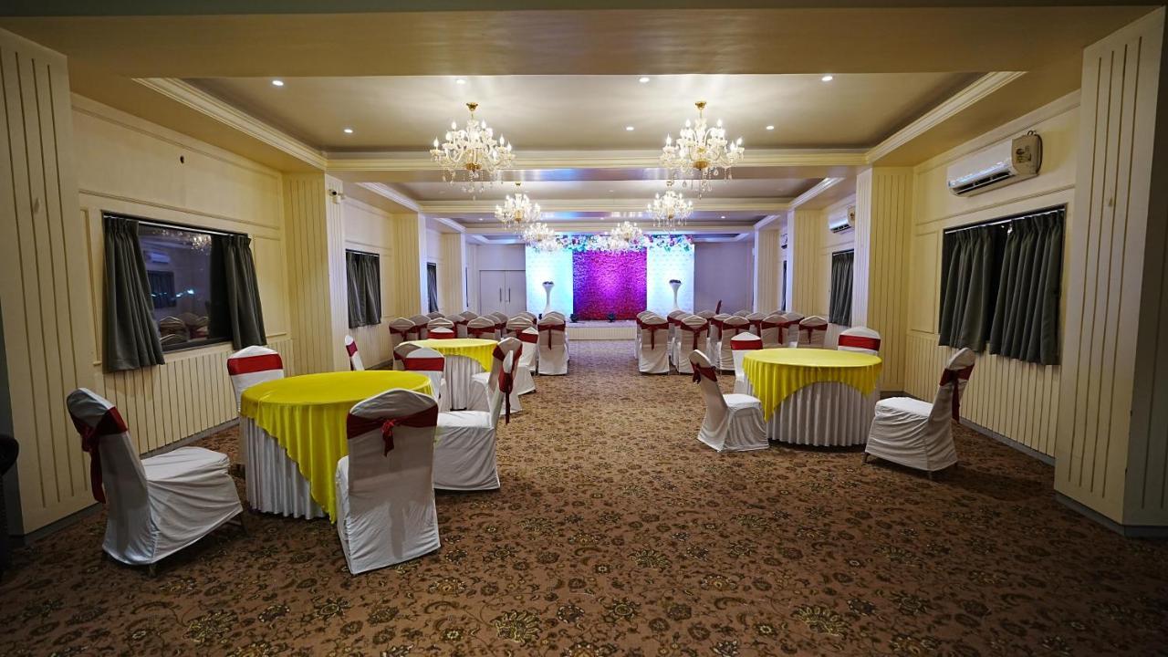 L P Regency Pune Exterior foto