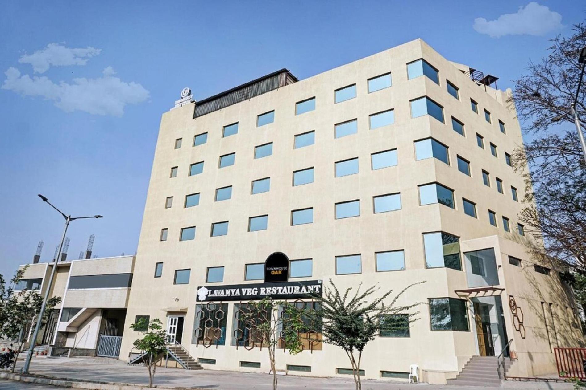 L P Regency Pune Exterior foto