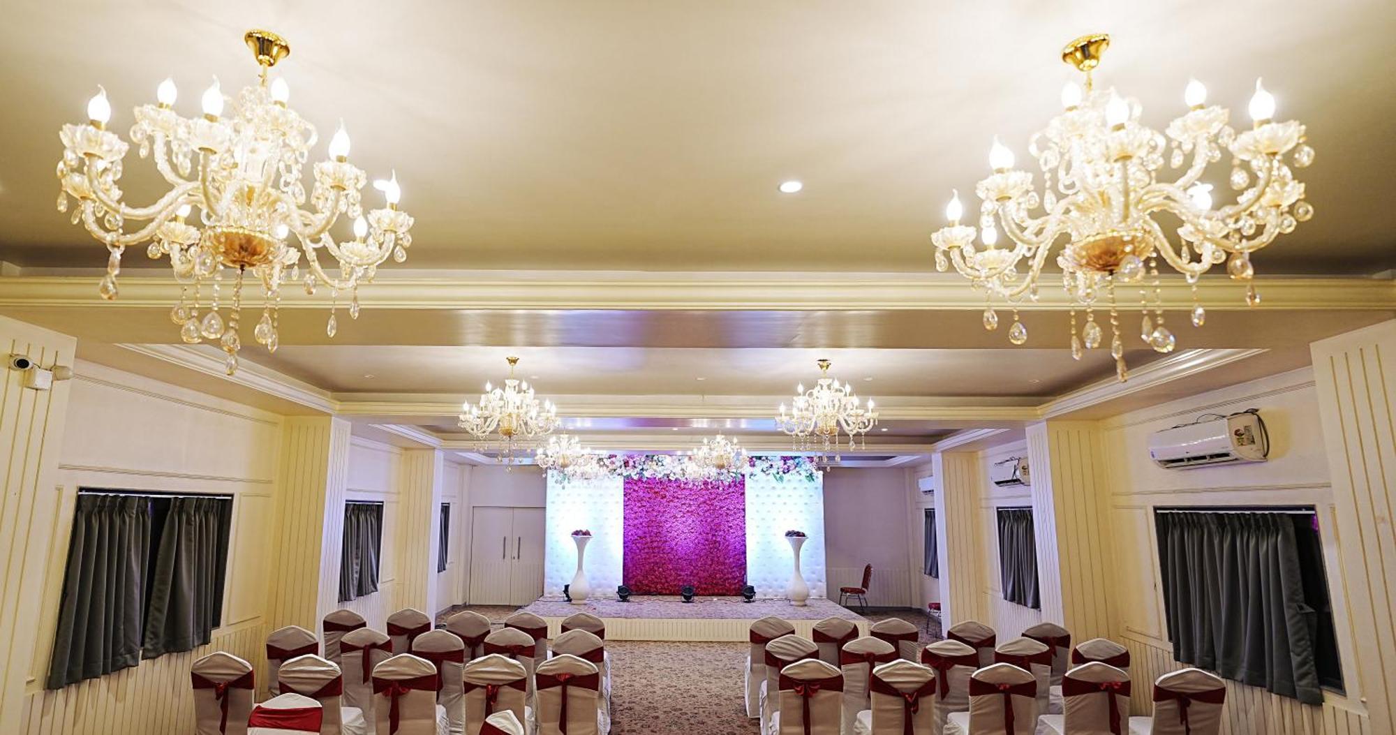 L P Regency Pune Exterior foto