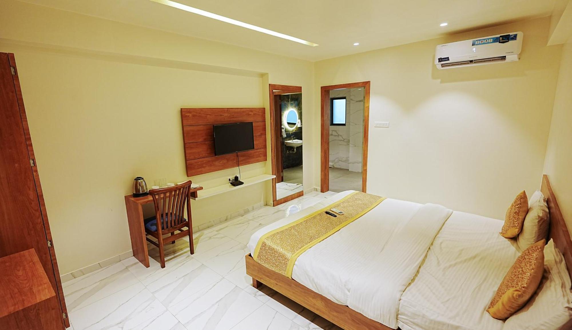 L P Regency Pune Exterior foto
