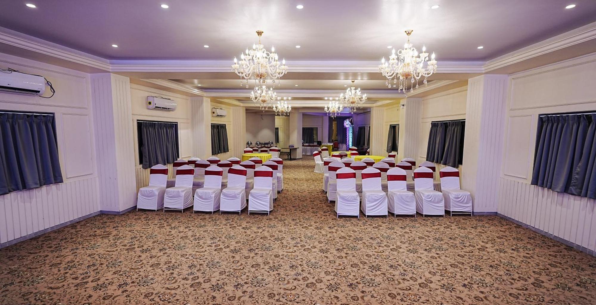L P Regency Pune Exterior foto