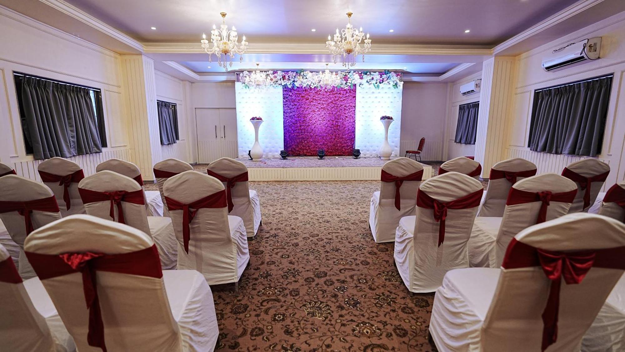 L P Regency Pune Exterior foto