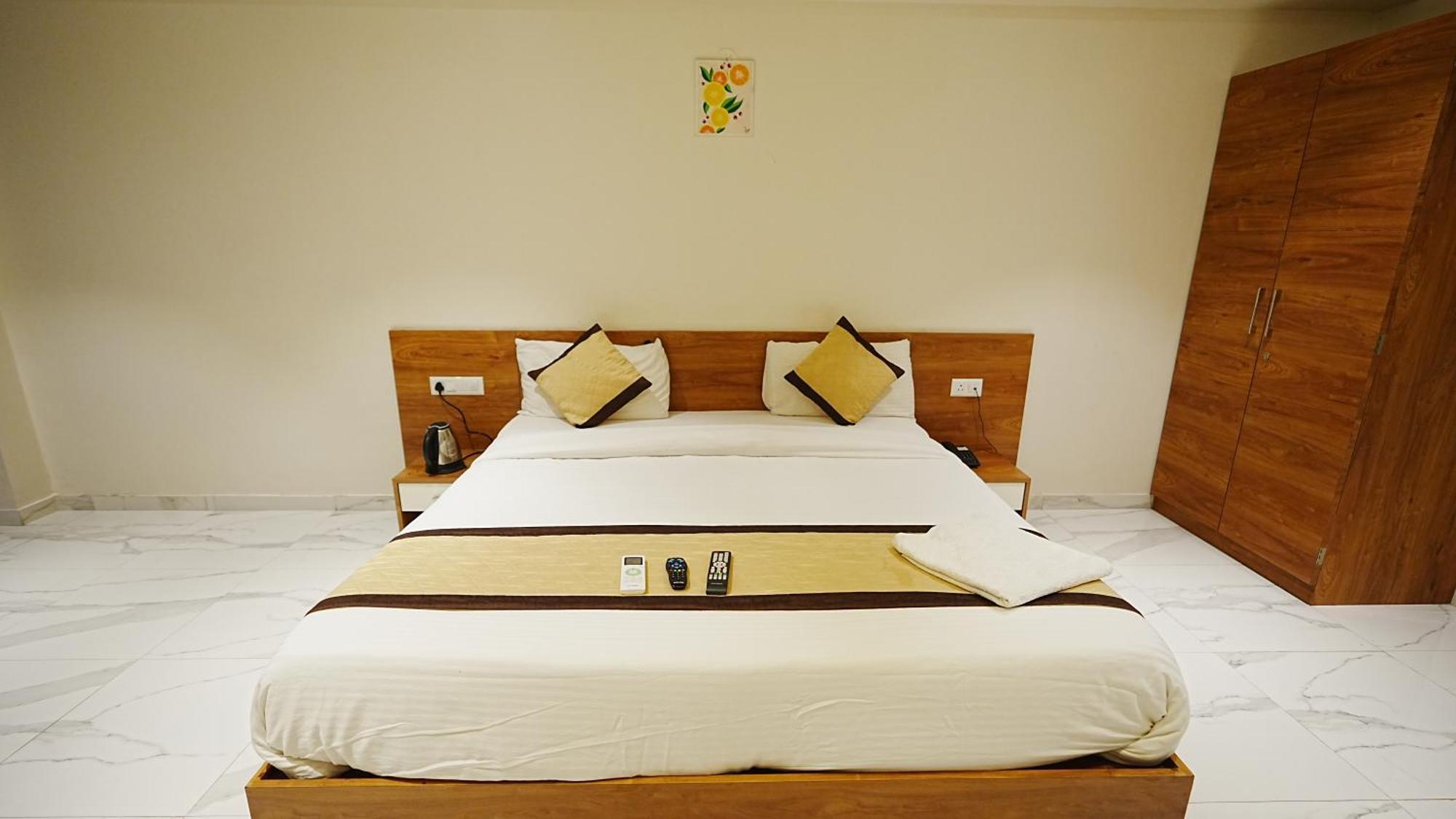 L P Regency Pune Exterior foto