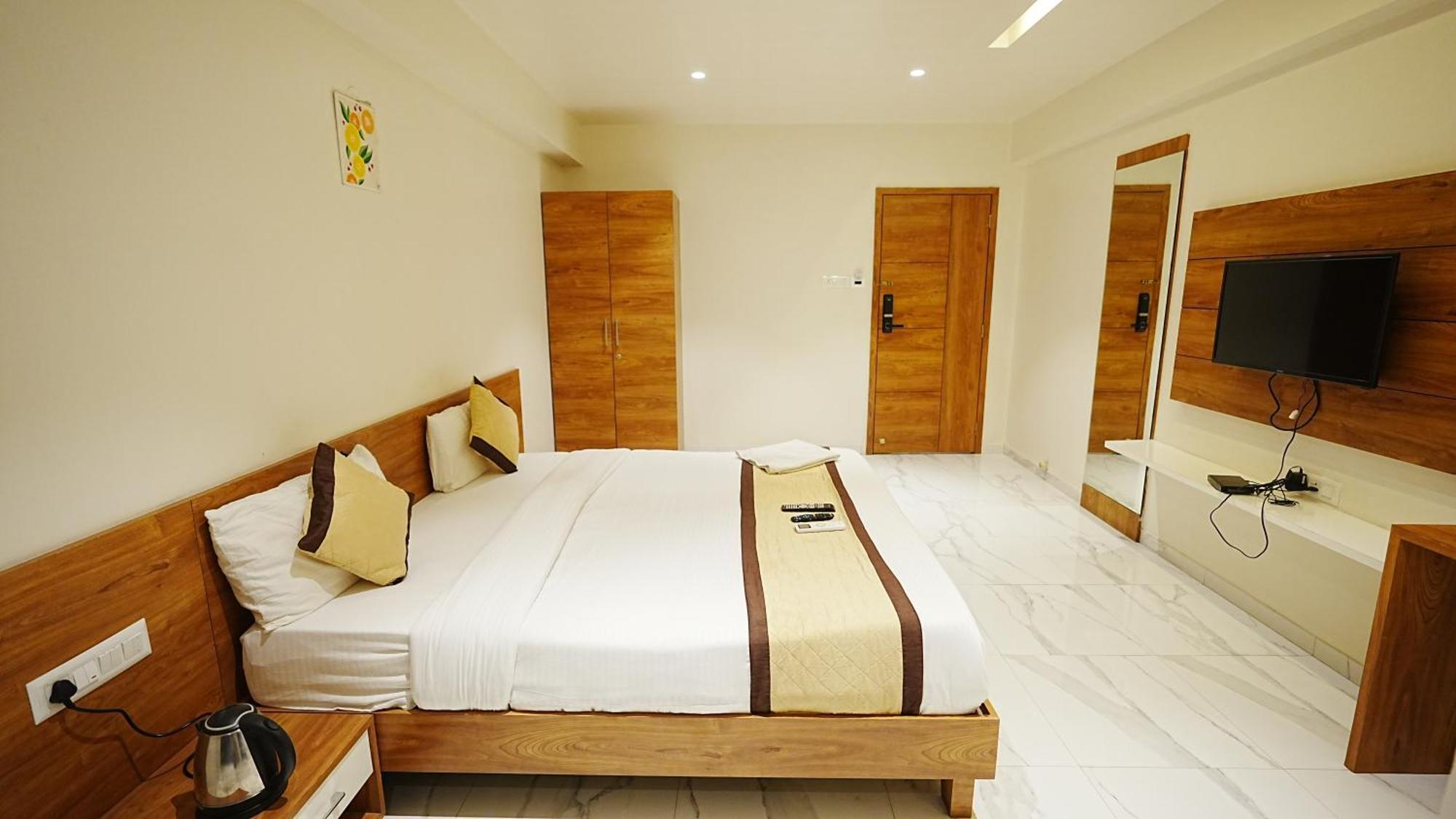 L P Regency Pune Exterior foto