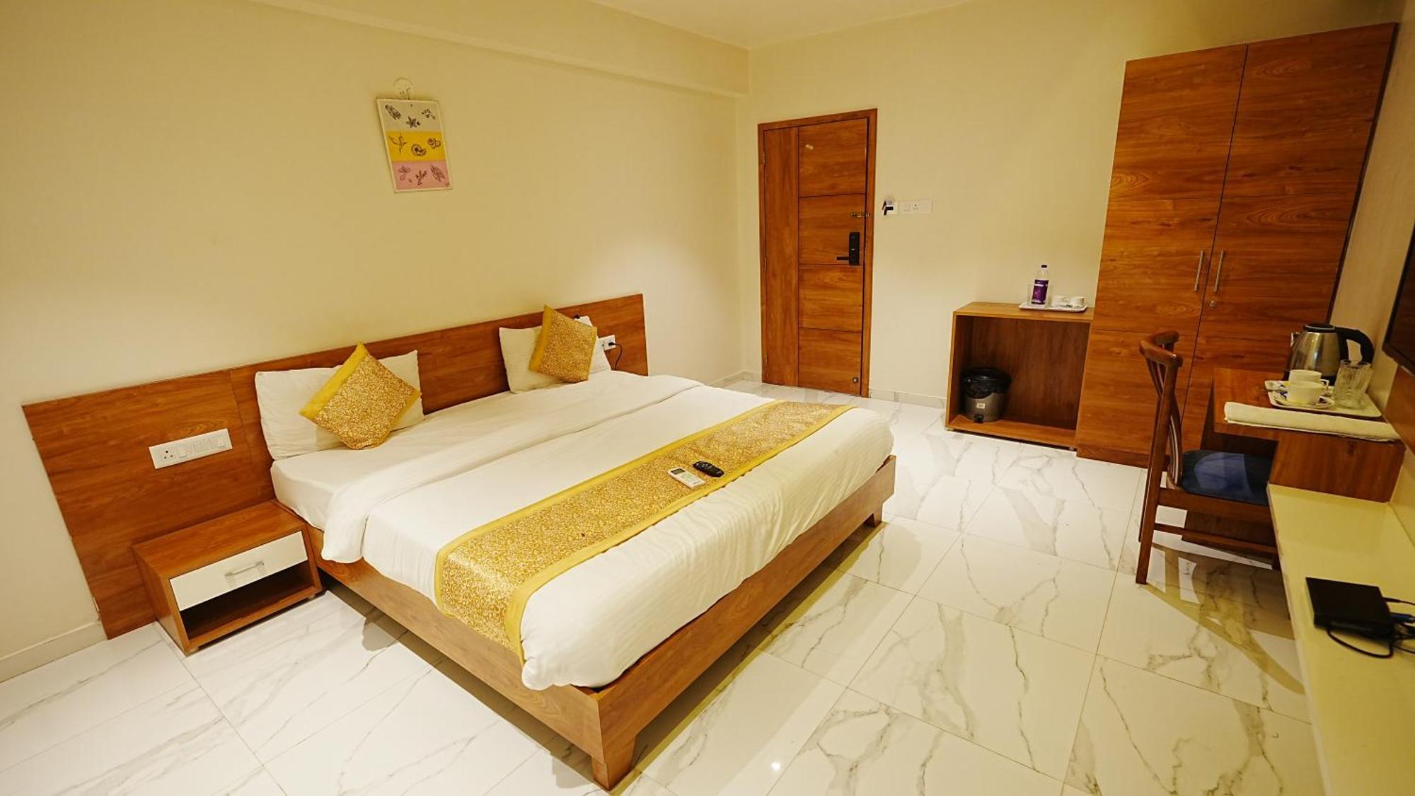 L P Regency Pune Exterior foto