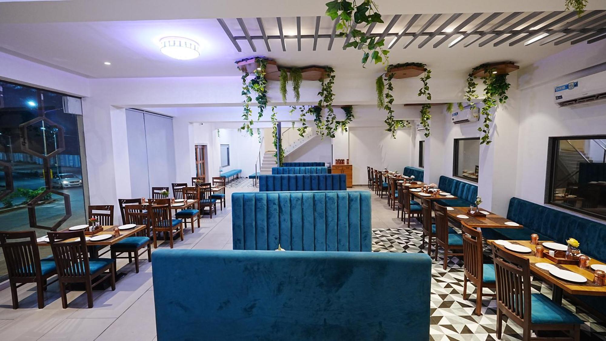L P Regency Pune Exterior foto